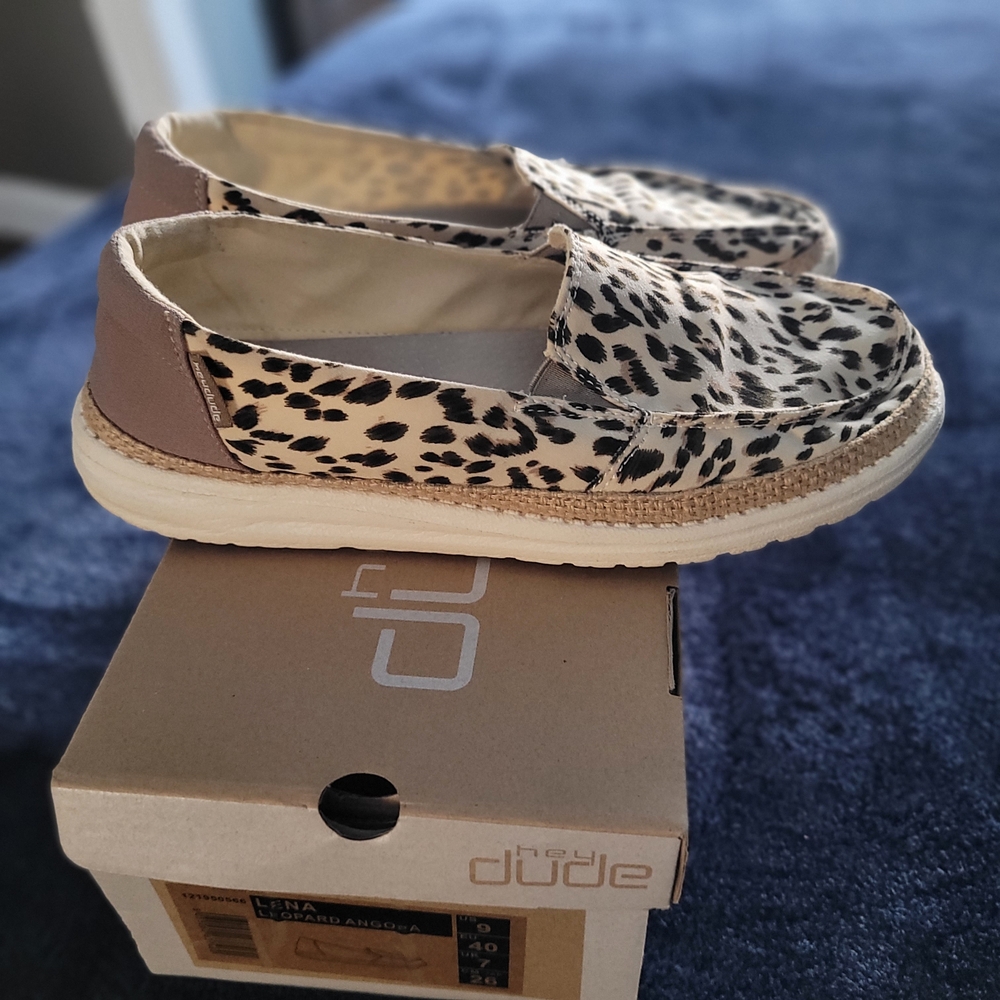 Hey Dude Leopard and Tan Women's Loafers - Picture 3 of 6